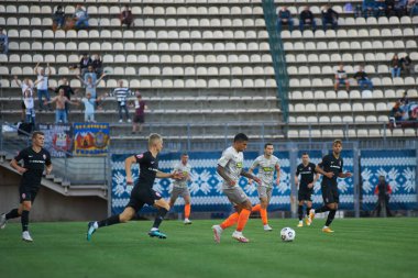 ZAPORIZHZHYA, UKRAINE - 20 Eylül 2020: Ukrayna Premiere Ligi Zorya Luhansk FC Shakhtar Donetsk 'e karşı oynanan maçta Dodo iş başında