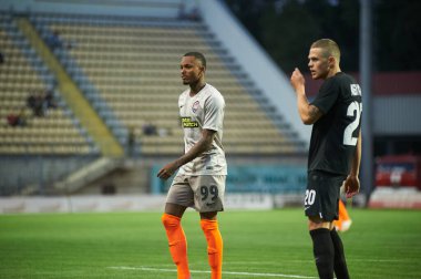 ZAPORIZHZHYA, UKRAINE - EPTEMBER 20, 2020: Joel Abu Hanna Fernando 'ya karşı Ukrayna Premiere Ligi Zorya Luhansk - FC Shakhtar Donetsk