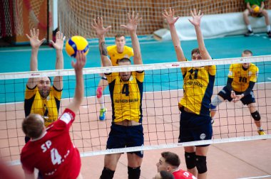 KHARKIV, UKRAINE - 17 Ekim 2020: Süper Lig VC Lokomotiv 'in voleybol maçı - VC Service Podillya