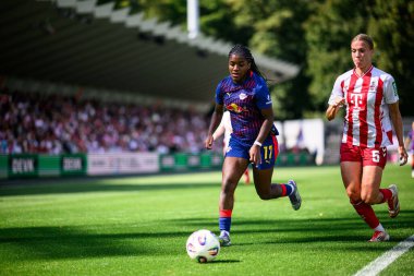 COLOGNE, GERMANY - 6 Eylül 2025 Google Pixel Women Bundesliga 1.FC Koeln Frauen-RB Leipzig Frauen maçı Franz Kremer Stadyumu 'nda.