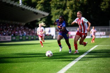 COLOGNE, GERMANY - 6 Eylül 2025 Google Pixel Women Bundesliga 1.FC Koeln Frauen-RB Leipzig Frauen maçı Franz Kremer Stadyumu 'nda.