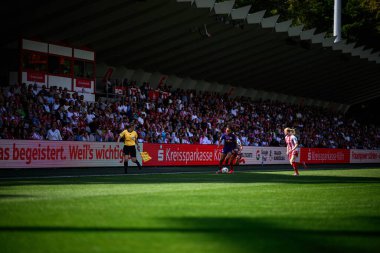 COLOGNE, GERMANY - 6 Eylül 2025 Google Pixel Women Bundesliga 1.FC Koeln Frauen-RB Leipzig Frauen maçı Franz Kremer Stadyumu 'nda.
