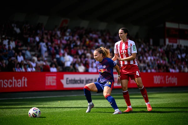 COLOGNE, GERMANY - 6 Eylül 2025 Google Pixel Women Bundesliga 1.FC Koeln Frauen-RB Leipzig Frauen maçı Franz Kremer Stadyumu 'nda.