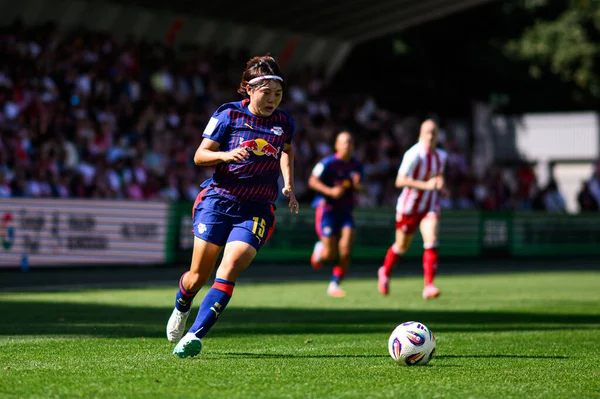 COLOGNE, GERMANY - 6 Eylül 2025 Google Pixel Women Bundesliga 1.FC Koeln Frauen-RB Leipzig Frauen maçı Franz Kremer Stadyumu 'nda.
