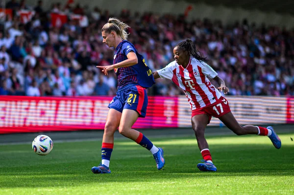 COLOGNE, GERMANY - 6 Eylül 2025 Google Pixel Women Bundesliga 1.FC Koeln Frauen-RB Leipzig Frauen maçı Franz Kremer Stadyumu 'nda.