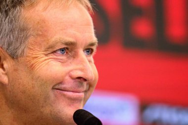 LEVERKUSEN, GERMANY - 10 Eylül 2025: Kasper Hjulmand - Bayarena 'da basın toplantısı.