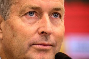 LEVERKUSEN, GERMANY - 10 Eylül 2025: Kasper Hjulmand - Bayarena 'da basın toplantısı.