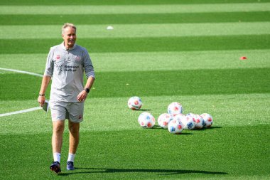 LEVERKUSEN, GERMANY - 10 Eylül 2025: Kasper Hjulmand - Bayer 04 Leverkusen Bayena 'da Uygulama.