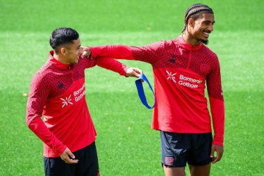 LEVERKUSEN, GERMANY - 10 EPTEMBER, 2025: Ezequiel Fernandez, Loic Bade - Bayer 04 Leverkusen Bayena 'da.