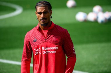 LEVERKUSEN, ALMANY - 10 Eylül 2025: Loic Bade - Bayer 04 Leverkusen Bayarena 'da Uygulama.