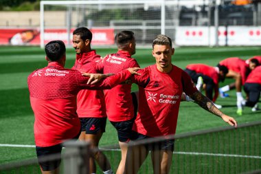 LEVERKUSEN, GERMANY - 10 Eylül 2025: Aleix Garcia, Nathan Tella, Arthur - Bayer 04 Leverkusen Bayena 'da.