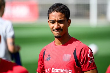 LEVERKUSEN, ALMANY - 10 Eylül 2025: Arthur Bayarena 'da Bayer 04 Leverkusen Uygulaması.