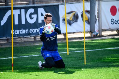 LEVERKUSEN, ALMANY - 10 Eylül 2025: Janis Blaswich - Bayer 04 Leverkusen Bayena 'da Uygulama.