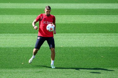 LEVERKUSEN, ALMANY - 10 Eylül 2025: Robert Andrich - Bayer 04 Leverkusen Bayarena 'da Uygulama.