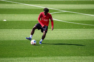 LEVERKUSEN, ALMANY - 10 Eylül 2025: Ernest Poku - Bayer 04 Leverkusen Bayarena 'da Uygulama.