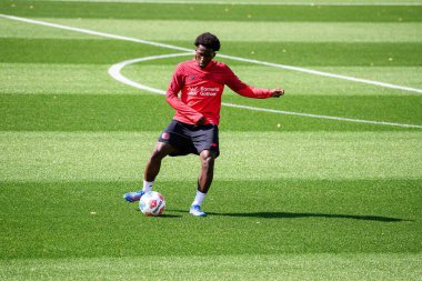 LEVERKUSEN, ALMANY - 10 Eylül 2025: Ernest Poku - Bayer 04 Leverkusen Bayarena 'da Uygulama.