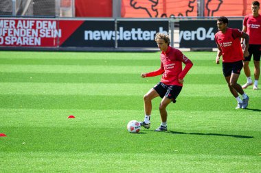 LEVERKUSEN, ALMANY - 10 Eylül 2025: Ferdinand Pohl - Bayer 04 Leverkusen Bayena 'da Uygulama.