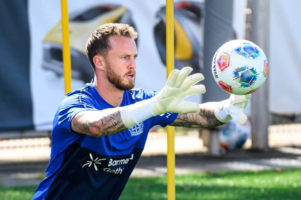 LEVERKUSEN, ALMANY - 10 Eylül 2025: Mark Flekken - Bayer 04 Leverkusen Bayarena 'da Uygulama.