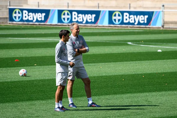 LEVERKUSEN, GERMANY - 10 Eylül 2025: Sergi Runge, Kasper Hjulmand - Bayer 04 Leverkusen Bayarena 'da.