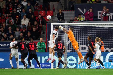 LEVERKUSEN, GERMANY - 12 EYLÜL 2025: - Bayena 'da Bundesliga maçı Bayer 04 Leverkusen-SG Eintracht Frankfurt. 