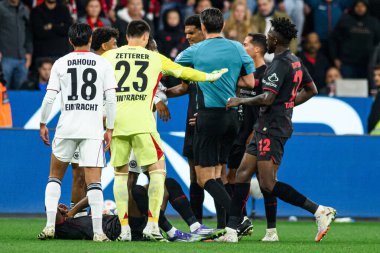 LEVERKUSEN, GERMANY - 12 EYLÜL 2025: - Bayena 'da Bundesliga maçı Bayer 04 Leverkusen-SG Eintracht Frankfurt. 