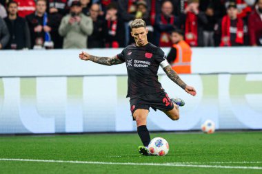 LEVERKUSEN, GERMANY - 12 EYLÜL, 2025: Alejandro Grimaldo - Bundesliga maçı Bayer 04 Leverkusen ve SG Eintracht Frankfurt Bayena 'da. 