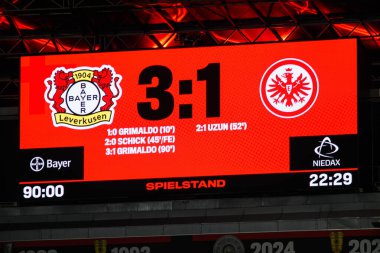 LEVERKUSEN, GERMANY - 12 EYLÜL 2025: - Bayena 'da Bundesliga maçı Bayer 04 Leverkusen-SG Eintracht Frankfurt. 