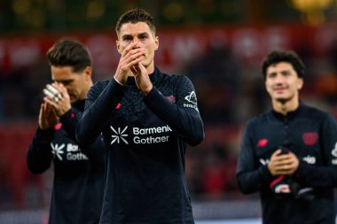 LEVERKUSEN, GERMANY - 12 SEPTEMBER, 2025: Jarell Quansah, Nathan Tella - Bundesliga maçı Bayer 04 Leverkusen 'e karşı SG Eintracht Frankfurt Bayena' da. 