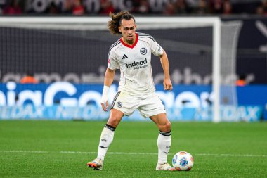 LEVERKUSEN, GERMANY - 12 Eylül 2025: Arthur Theate - Bayer 04 Leverkusen, Bayena 'da SG Eintracht Frankfurt' a karşı. 