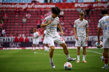 MAINZ, Almanya - 13 Eylül 2025: SOTA KAWASAKI - Bundesliga maçı 1. FSV Mainz 05, Mewa Arena 'da RB Leipzig' e karşı. 