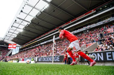 MAINZ, Almanya - 13 Eylül 2025: Nadiem Amiri - Bundesliga maçı 1. FSV Mainz 05, Mewa Arena 'da RB Leipzig' e karşı. 