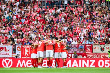 Mainz, Almanya - 13 Eylül, 2025 Bundesliga maçı 1. FSV Mainz 05, Mewa Arena 'da RB Leipzig' e karşı.