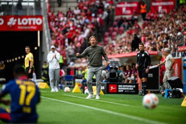 MAINZ, Almanya - 13 Eylül 2025: Bo Henriksen - Bundesliga maçı 1. FSV Mainz 05, Mewa Arena 'da RB Leipzig' e karşı. 