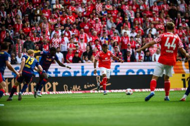 Mainz, Almanya - 13 Eylül, 2025 Bundesliga maçı 1. FSV Mainz 05, Mewa Arena 'da RB Leipzig' e karşı.