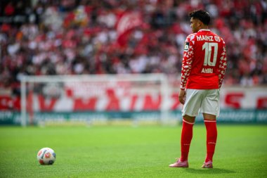 MAINZ, Almanya - 13 Eylül 2025: Nadiem Amiri - Bundesliga maçı 1. FSV Mainz 05, Mewa Arena 'da RB Leipzig' e karşı. 