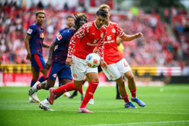 MAINZ, Almanya - 13 Eylül 2025: Nadiem Amiri - Bundesliga maçı 1. FSV Mainz 05, Mewa Arena 'da RB Leipzig' e karşı. 