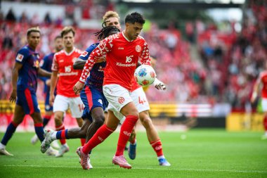 MAINZ, Almanya - 13 Eylül 2025: Nadiem Amiri - Bundesliga maçı 1. FSV Mainz 05, Mewa Arena 'da RB Leipzig' e karşı. 