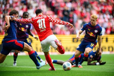 MAINZ, Almanya - 13 Eylül 2025: Nadiem Amiri - Bundesliga maçı 1. FSV Mainz 05, Mewa Arena 'da RB Leipzig' e karşı. 