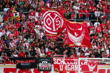 Mainz, Almanya - 13 Eylül, 2025 Bundesliga maçı 1. FSV Mainz 05, Mewa Arena 'da RB Leipzig' e karşı.