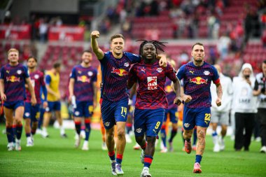 MAINZ, Almanya - 13 Eylül 2025: Christoph Baumgartner, Johan Bakayoko, David Raum - Bundesliga maçı 1. FSV Mainz 05, Mewa Arena 'da RB Leipzig' e karşı. 