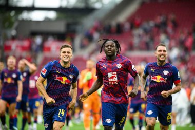 MAINZ, Almanya - 13 Eylül 2025: Christoph Baumgartner, Johan Bakayoko, David Raum - Bundesliga maçı 1. FSV Mainz 05, Mewa Arena 'da RB Leipzig' e karşı. 