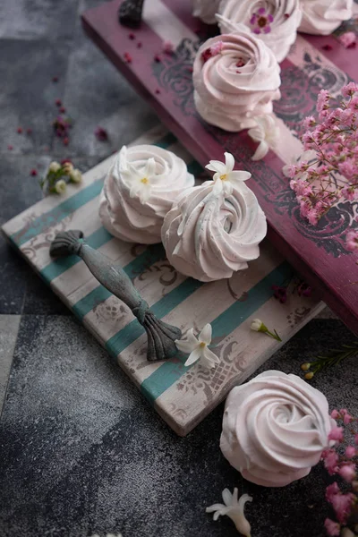 Ryska Marshmallows Eller Maräng Vintage Handgjorda Brickor Översta Vyn Shabby — Stockfoto