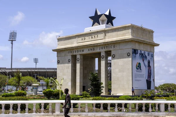 Accra Gana Nisan 2018 Tanımlanamayan Zenci Siyah Yıldız Geçidi Anıt — Stok fotoğraf