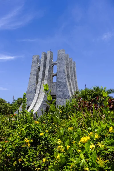 アクラ ガーナ 2018 見事な大理石の霊廟のクワメ エンクルマ 建国の父と美しい記念公園アクラにガーナの初代大統領 ストック写真