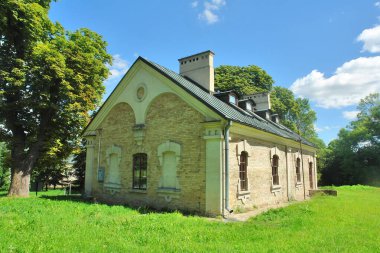 Polonya, Dohobyczw 'da ek binalar kompleksi olan geç dönem klasik sarayı.                               
