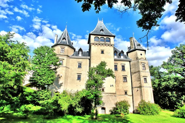  Polonya, Czartoryski prenseslerine ait Gouchw 'daki Rönesans Kalesi.                              