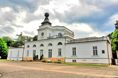 Polonya, Jabonna 'daki Klasik Saray                               