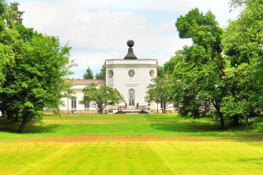 Polonya, Jabonna 'daki Klasik Saray                               