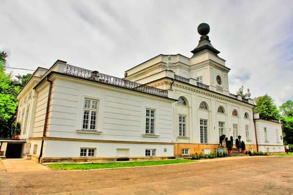 Polonya, Jabonna 'daki Klasik Saray                               