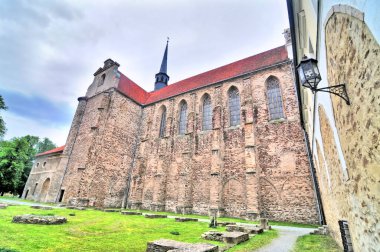 Kamieniec Zbkowicki 'deki Sarnıcı Manastırı Kompleksi